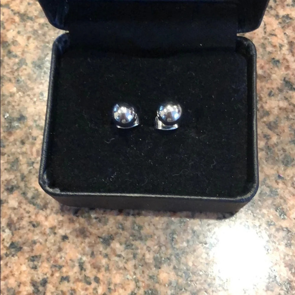 Jewelry - Medium Silver Studs